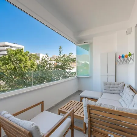 Two Bedroom With Balcony In Gardens By Caseo *